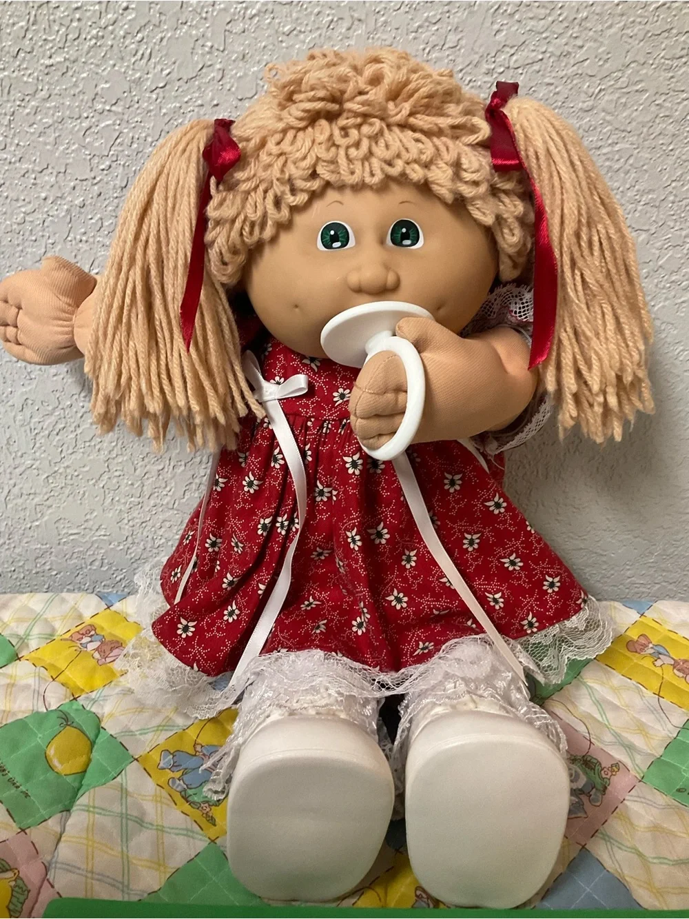 VTG Cabbage Patch Kid With Pacifier HM#4 Hong Kong Wheat Hair Green Eyes 1984